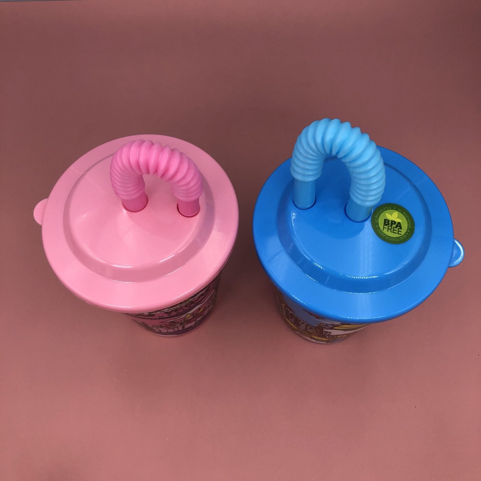 Hot Selling 16OZ Kids Plastic Drinkware Water Cup with Lids and Straws Wholesale Botella De Agua for Tea Cups & Saucers - Image 3