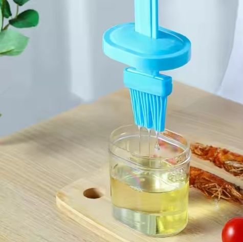 Hot Selling High Quality Household Kitchen Silicone Barbecue Grill Oil Brush With Bottle - Image 3